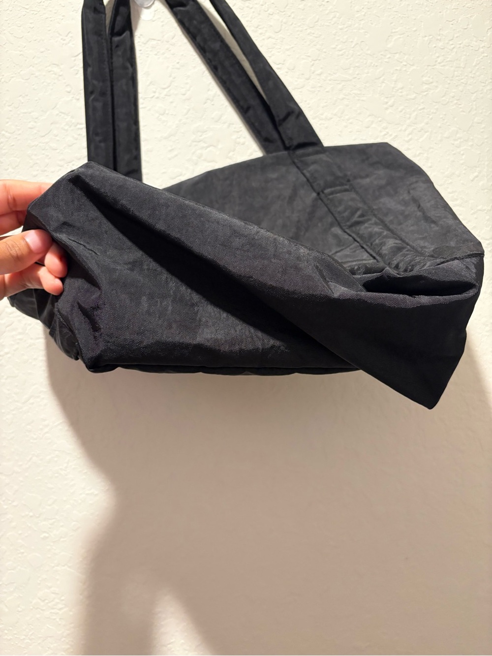 Baggu Mini Cloud in Black - Picture 5 of 8